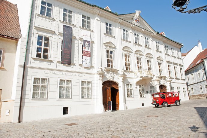 Jedna z dvoch budov Galérie mesta Bratislavy - Mirbachov palác. Foto - GMB
