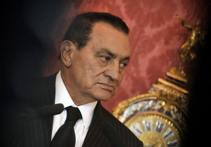 Mubarak síce udržal v Egypte stabilitu, ale vyčítali mu korupciu aj zlé ekonomické pomery. Foto - TASR/AP