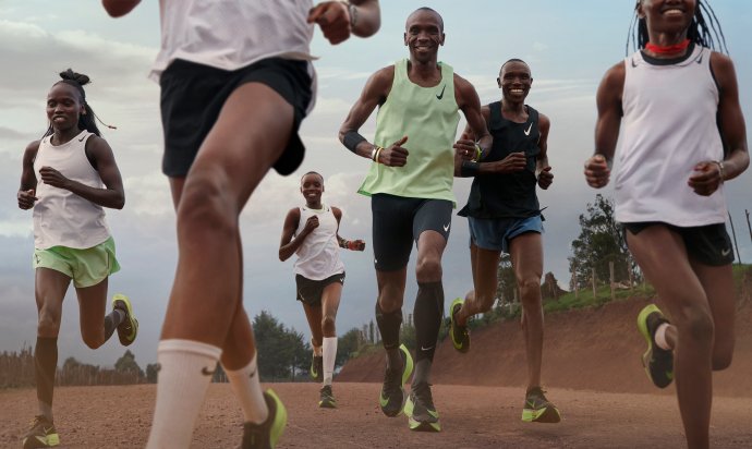 Eliud Kipchoge a Geoffrey Kamworor – svetoví rekordéri v maratóne a polmaratóne. Foto – Nike