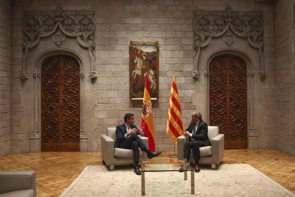 Pedro Sánchez a Quim Torra počas stretnutia v Barcelone. Foto – TASR/AP