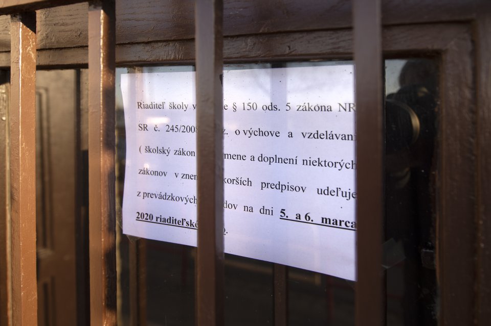 Stredná priemyselná škola v Bratislave bola dva dni zatvorená pre nepotvrdené podozrenie na koronavírus. Foto - TASR
