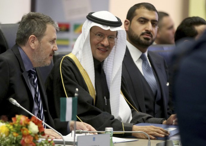 Saudskoarabský minister pre energetiku princ Abdulazíz bin Salmán Al-Saud na rokovaní OPEC-u vo Viedni. Foto - TASR/AP