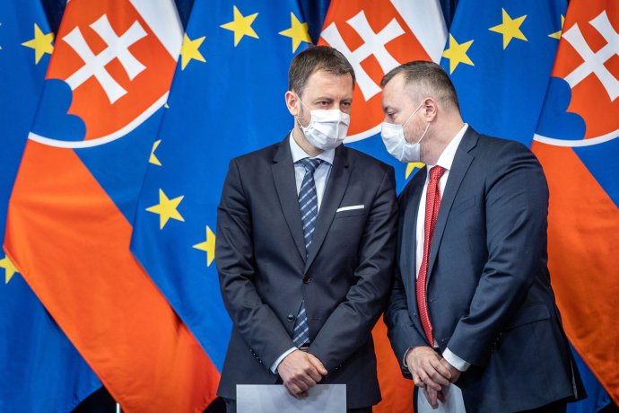 Premiér Eduard Heger a minister Milan Krajniak. Foto N - Tomáš Benedikovič