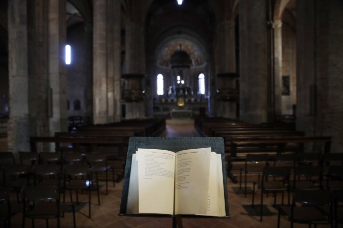 Pohľad na prázdny kostol San Simpliciano v Miláne. Foto – TASR/AP