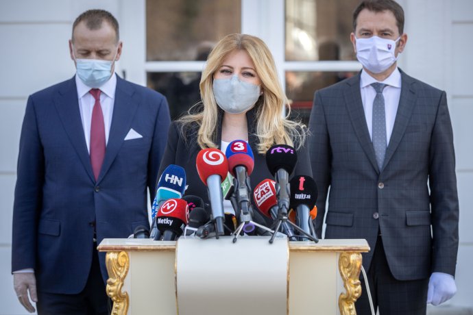 Traja najvyšší ústavní činitelia dnes ocenili disciplinovanosť ľudí na Slovensku počas pandémie. Foto N - Tomáš Benedikovič