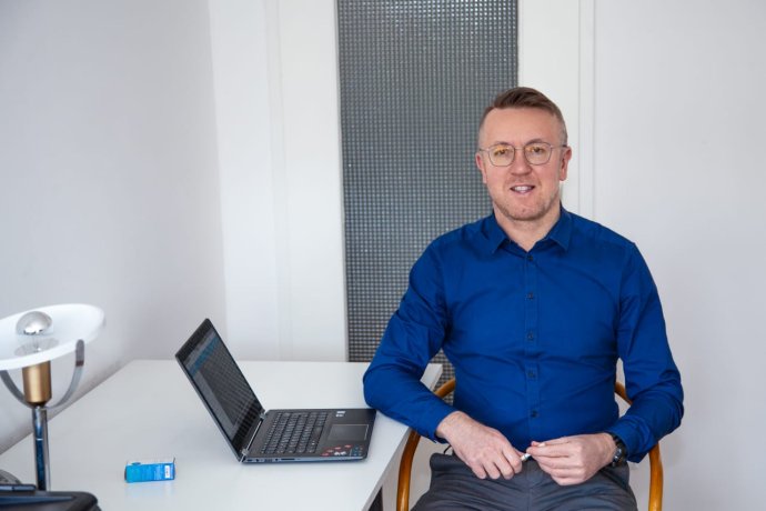 Ľuboš Fraňo v ordinácii. Foto - archív Ľ. F.