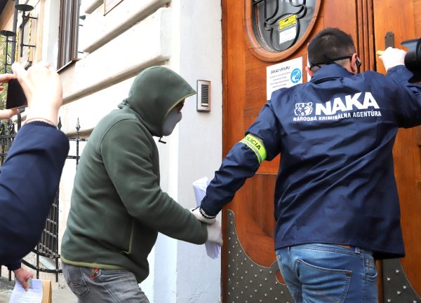 Jeden muž na mňa mieril pištoľou, druhý kričal, nech dám revírom pokoj, tvrdí oponent Martina Kvietika