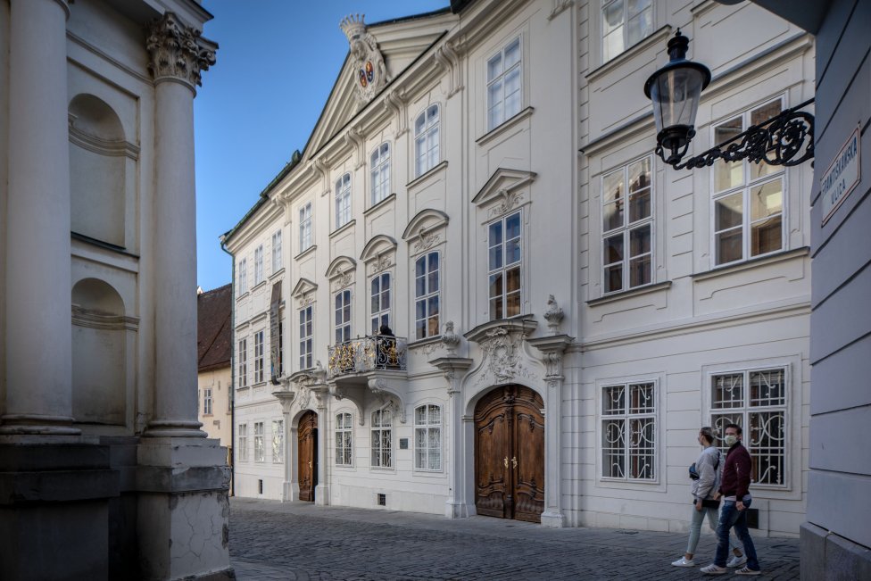 Mirbachov palác - jeden z dvoch historických palácov v centre hlavného mesta, kde sídli Galéria mesta Bratislavy. Foto N - Tomáš Benedikovič