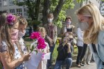 Prezidentka Zuzana Čaputová pri znovuotvorení základnej školy na deň detí v Lozorne | Foto – TASR