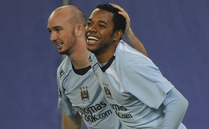 Ireland (vľavo) s Robinhom v drese Manchestru City. Foto - TASR/AP