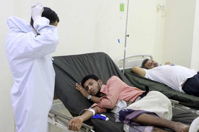Pacienti v jemenskej nemocnici. Fotografia je z mája, v Jemene sa objavujú správy, že chorých na koronavírus v nemocniciach zabíjajú. Foto -TASR