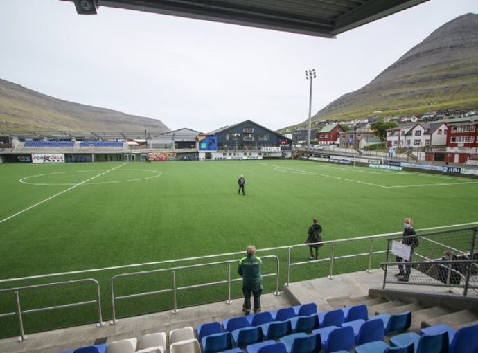 Štadión v Klaksvíku v čas zápasu. Foto - Portal.fo/Agnar Prestá