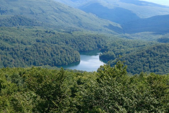 Jazero Morské oko v CHKO Vihorlat. Foto – Soňa Mäkká