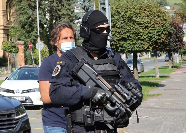 Do podvodov s DPH bol zapojený riaditeľ daňového úradu v&nbsp;Nitre, vypovedá bývalý šéf KÚFS Makó