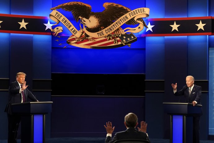 Trump a Biden počas prvej debaty. Foto - TASR/AP