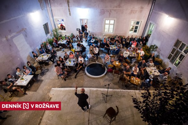 Spustnutému kláštoru dali nový život. Mnohí im neverili, že sa chcú starať o&nbsp;niečo, čo im nepatrí