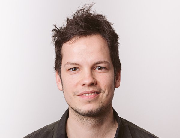 Goda na ministerstve bojuje s&nbsp;hoaxmi: Ak sa dá očkovať minister, premiér a&nbsp;prezidentka, bude to presvedčivé