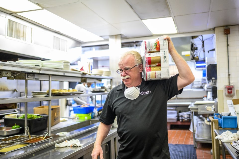 Mike Fratantuono z amerického Baltimoru dnes zavrie rodinnú reštauráci Foto – Washington Post/Matt Roth