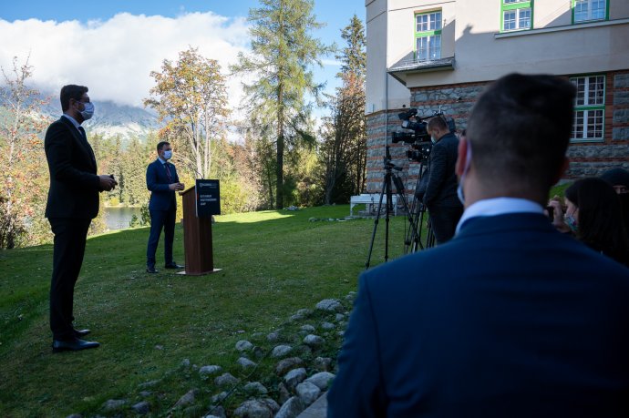 Minister financií Eduard Heger (OĽaNO) na tlačovej konferencii po svojom vystúpení na Tatra Summite. Foto - Globsec