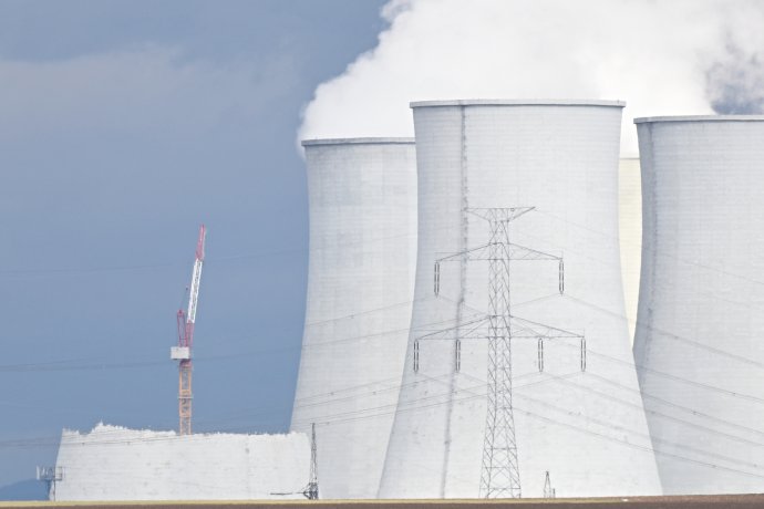 Likvidácia chladiacich veží jadrovej elektrárne V1 v Jaslovských Bohuniciach v podaní Jadrovej a vyraďovacej spoločnosti. Foto - TASR