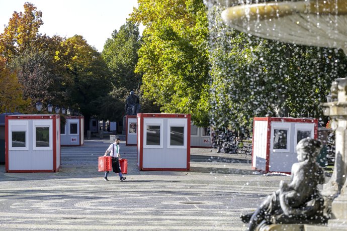 Odberné jednotky v bratislavskom Starom Meste. Foto – TASR