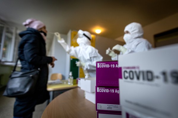 Britská mutácia koronavírusu bola na Slovensku už v&nbsp;novembri, Trenčín ukazuje, že tu môže byť výrazne rozšírená