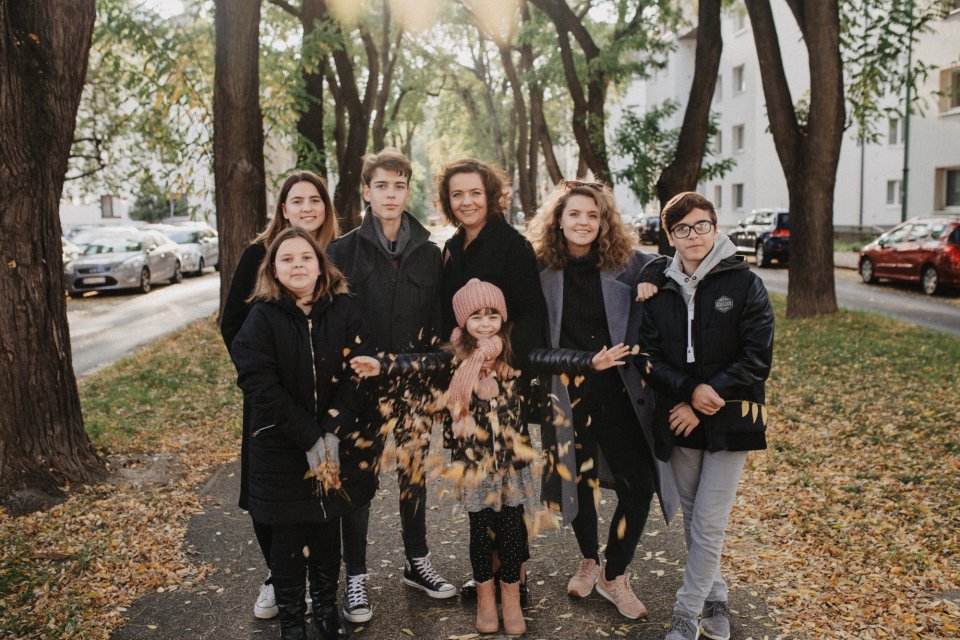 Nika Macinská s deťmi. Foto - Katarína Haršányová