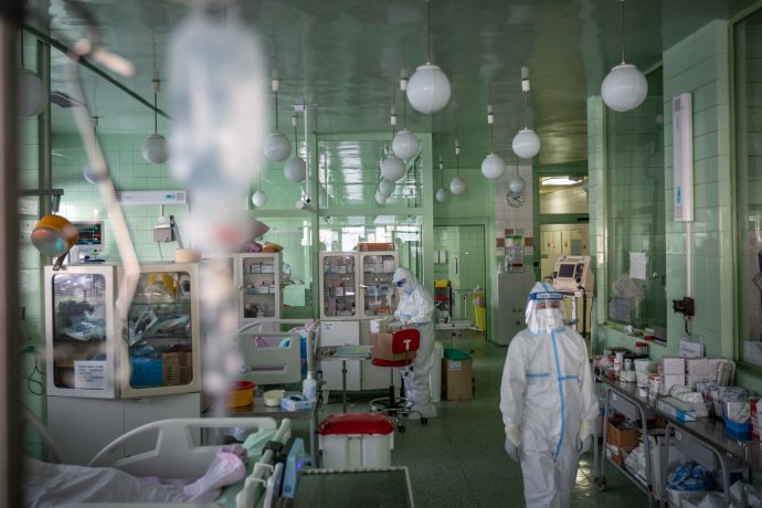 Oddelenie s pľúcnou ventiláciou v nemocnici v Trenčíne. Foto N - Tomáš Benedikovič