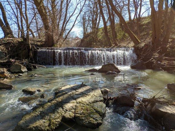 Odstránenie bariéry na rieke Hučava môže podporiť aj verejnosť na crowdfundingovom webe Remove the Dams in Europe. © Miro Očadlík, WWF Slovensko