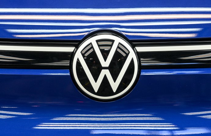 Logo Volkswagenu na elektrickom SUV ID.4. Foto - TASR/dpa