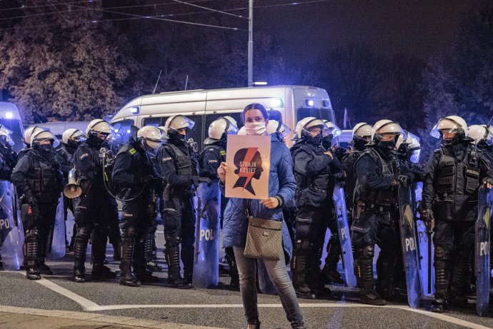 Protesty za práva žien v Poľsku. Foto - Tomáš Forró