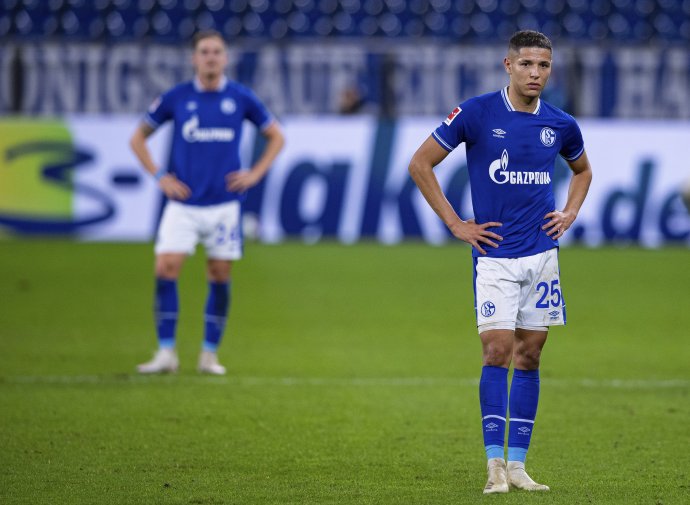 Rozčarovaní hráči Schalke. Foto - TASR/AP