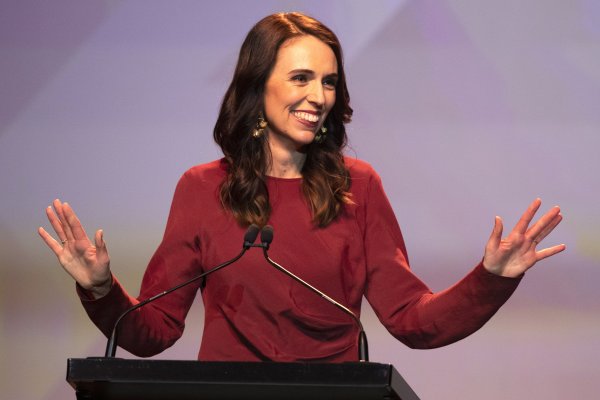 Novozélandská premiérka Jacinda Ardernová. EÚ sa môže pri obchodných dohodách inšpirovať „zelenou obchodnou politikou“ Nového Zélandu. Foto - TASR/AP