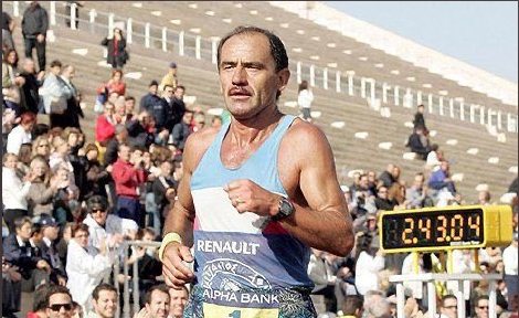 Bol taký dobrý, že vyrážal na trať 12 hodín po štarte. Príbeh najlepšieho vytrvalca v&nbsp;histórii