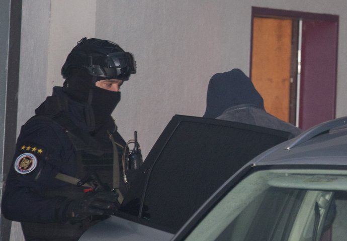 Obvinený policajný exprezident Milan Lučanský prichádza na Špecializovaný trestný súd v Pezinku. Foto - TASR