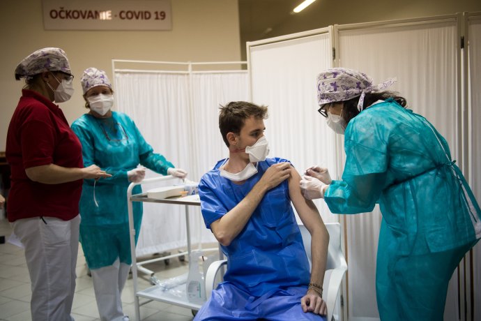Sobotné očkovanie proti koronavírusu v Nitre. Foto N - Vladimír Šimíček