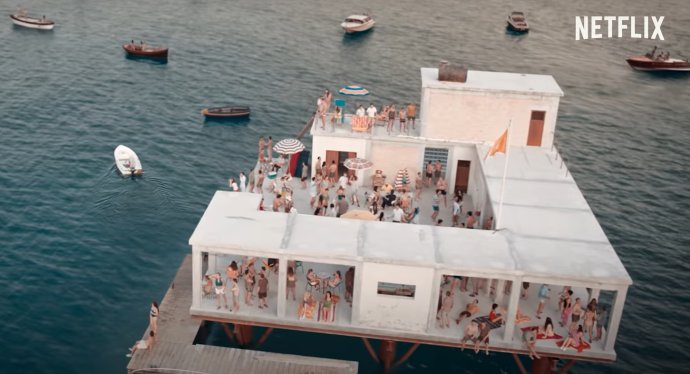 Filmári vytvorili plošinu v bazéne na Malte. Foto - Netflix