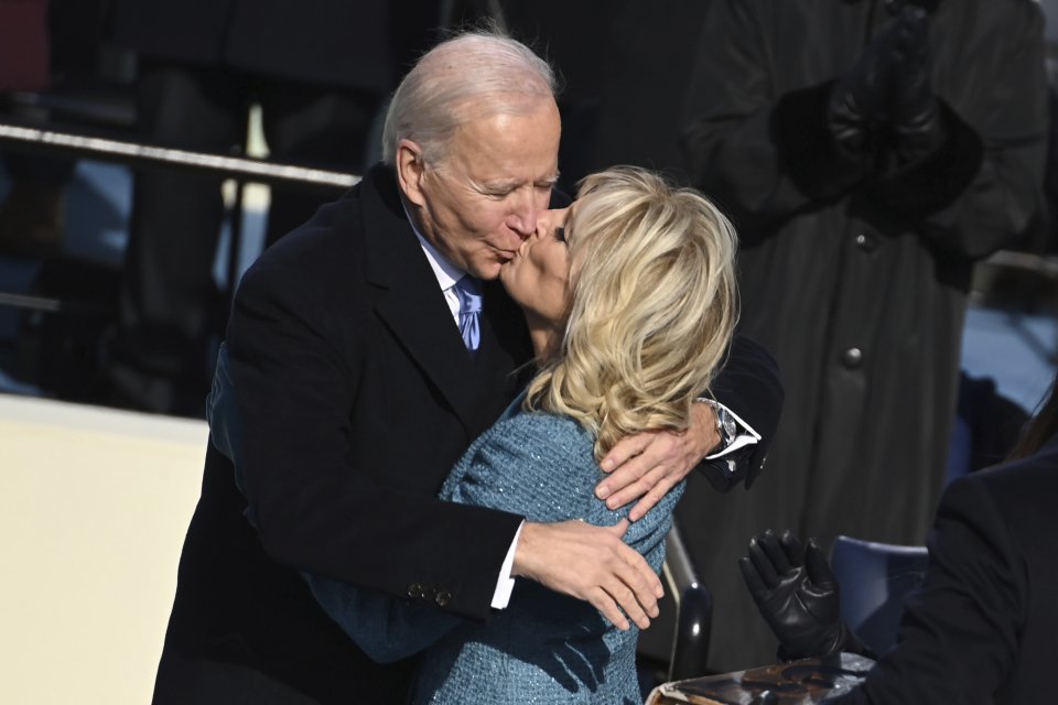 Joe Biden s manželkou. Foto - ap/tasr