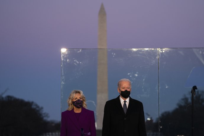 Joe Biden a jeho manželka Jill v predvečer inaugurácie. Foto - TASR/AP