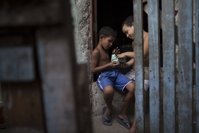 Život v slume v Rio de Janeiro. Foto: TASR/AP