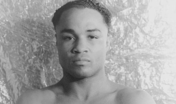 Vypľul chránič, aby mohol prehĺtať krv. Po jeho smrti zistili, že dych nestrácal vďaka abnormálnemu srdcu