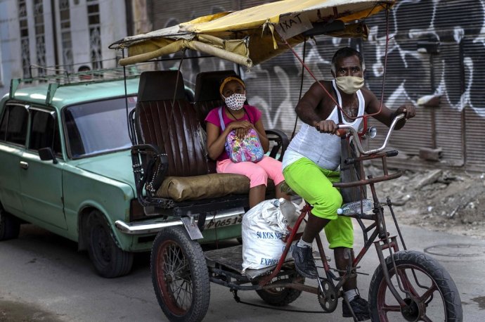Život na Kube je v čase pandémie ešte ťažší ako predtým. Ilustračné foto – TASR/AP