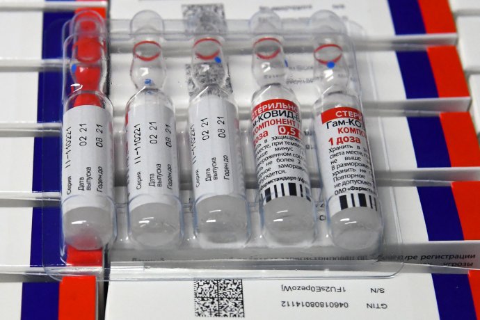 Adenovírusová ruská vakcína Sputnik V, ktorej prvá dávka dorazila na Slovensko 1. marca 2021. Foto – TASR