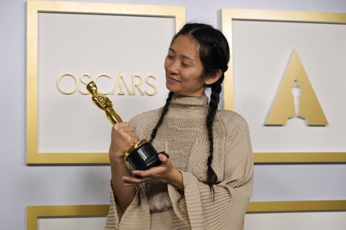 Chloe Zhao získala cenu za najlepšiu réžiu. Foto: AP