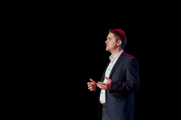 Bol pri tvorbe deepfake videa s&nbsp;Puškárovou. Rozšírená realita do dekády zmení chápanie reality, vraví informatik Spano