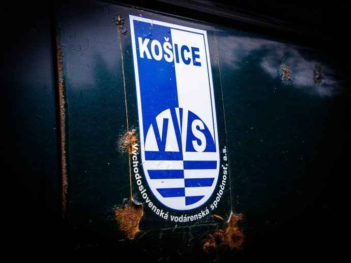Firemné logo Východoslovenskej vodárenskej spoločnosti. Foto N - Tomáš Grečko