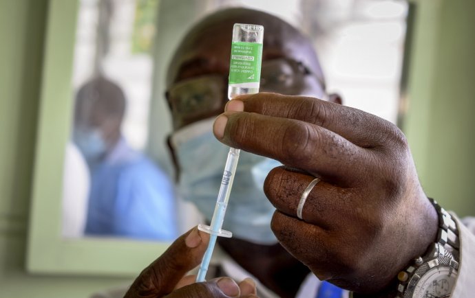 Najmenšia zaočkovanosť proti covidu je v Afrike. Foto - tasr/ap