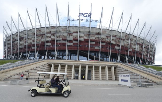 Vo Varšave sa očkuje na národnom futbalovom štadióne. Foto - tasr/ap