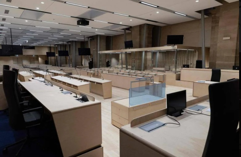 Špeciálna súdna sieň na proces s atentátnikmi z Paríža z roku 2015. Foto - Ouest/AFP