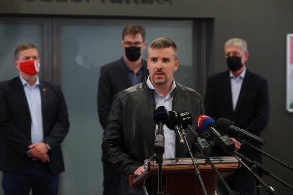 Prečo sa Jobbik mohol stať súčasťou spojenej opozície? Z&nbsp;extrémistov sú antiorbánisti s&nbsp;„obyčajným lídrom“